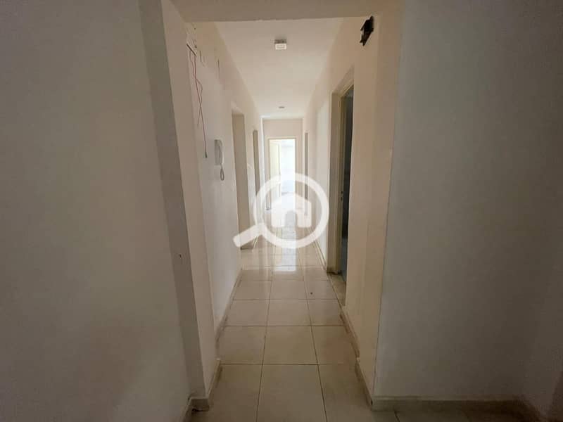 4 ddc9c547-2f7a-465a-a7d2-e01d068a7831. jpg