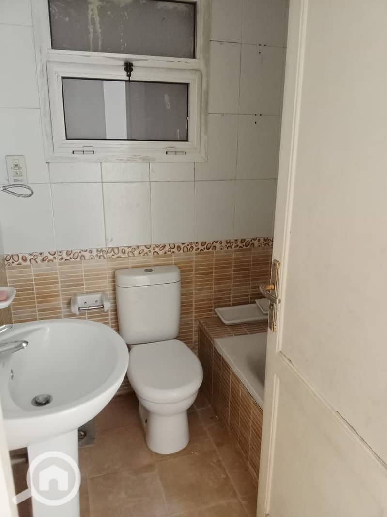 7 8c42cd37-eb7a-4e13-ac7f-92fef8ffae89. jpg