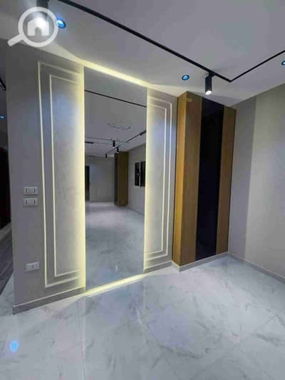 شقة 3 غرف نوم للبيع في المقطم، القاهرة - IMG-20251127-WA0021(1). jpg