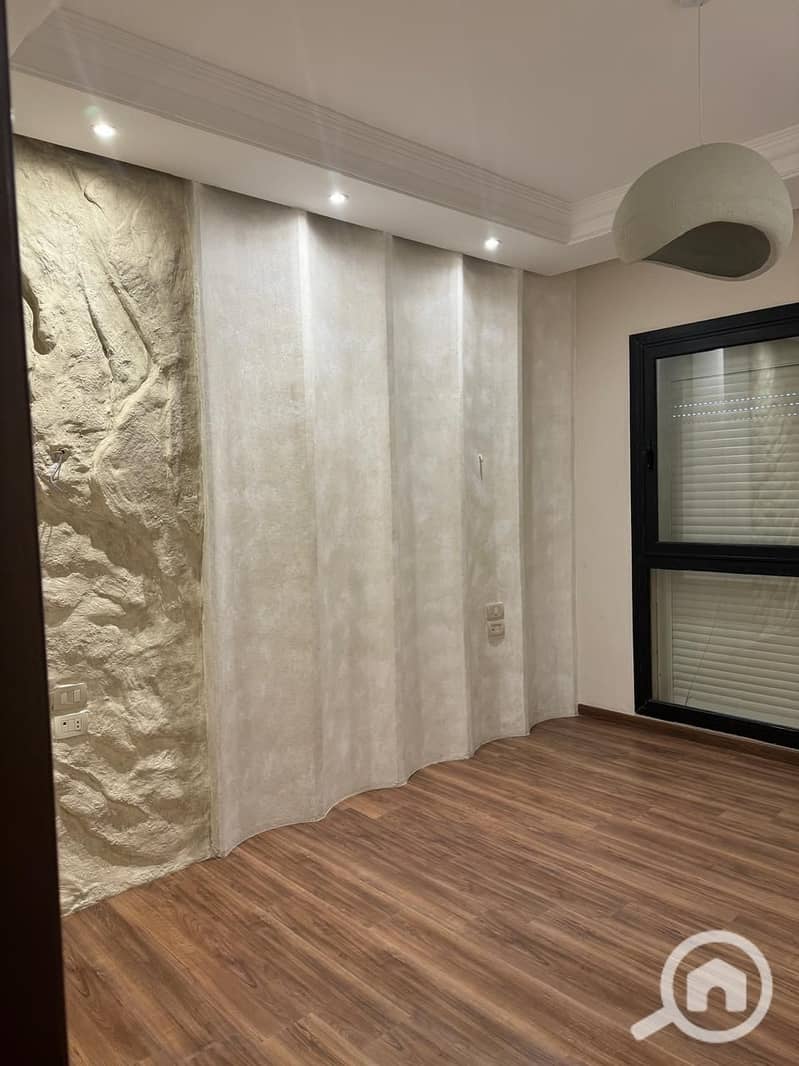 4 34b9fd6c-b9cf-4387-88b7-2abfc4023efd. jpg