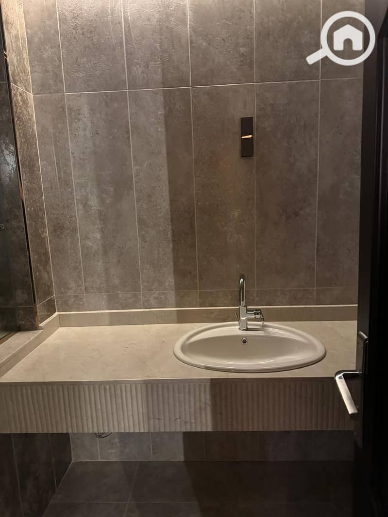 6 44ba4011-9902-4bcf-b8a3-640e8c966cd4. jpg