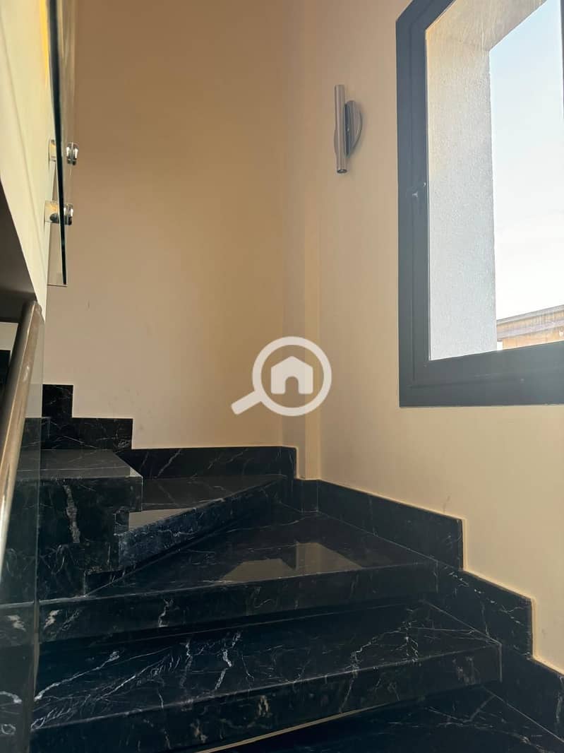 10 be38e115-7e31-4caa-9cdc-9b93c752bfe0. jpg