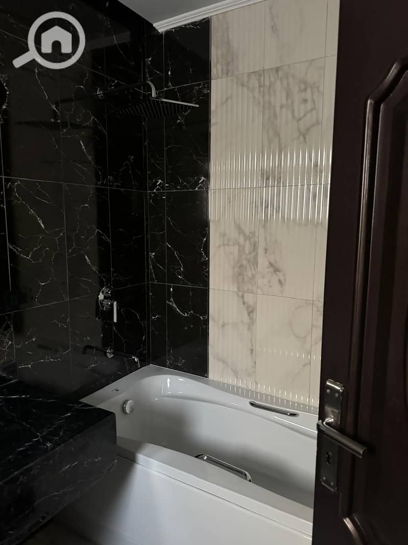 12 f1eb9c57-a457-42ba-9499-c9dca134e58f. jpg