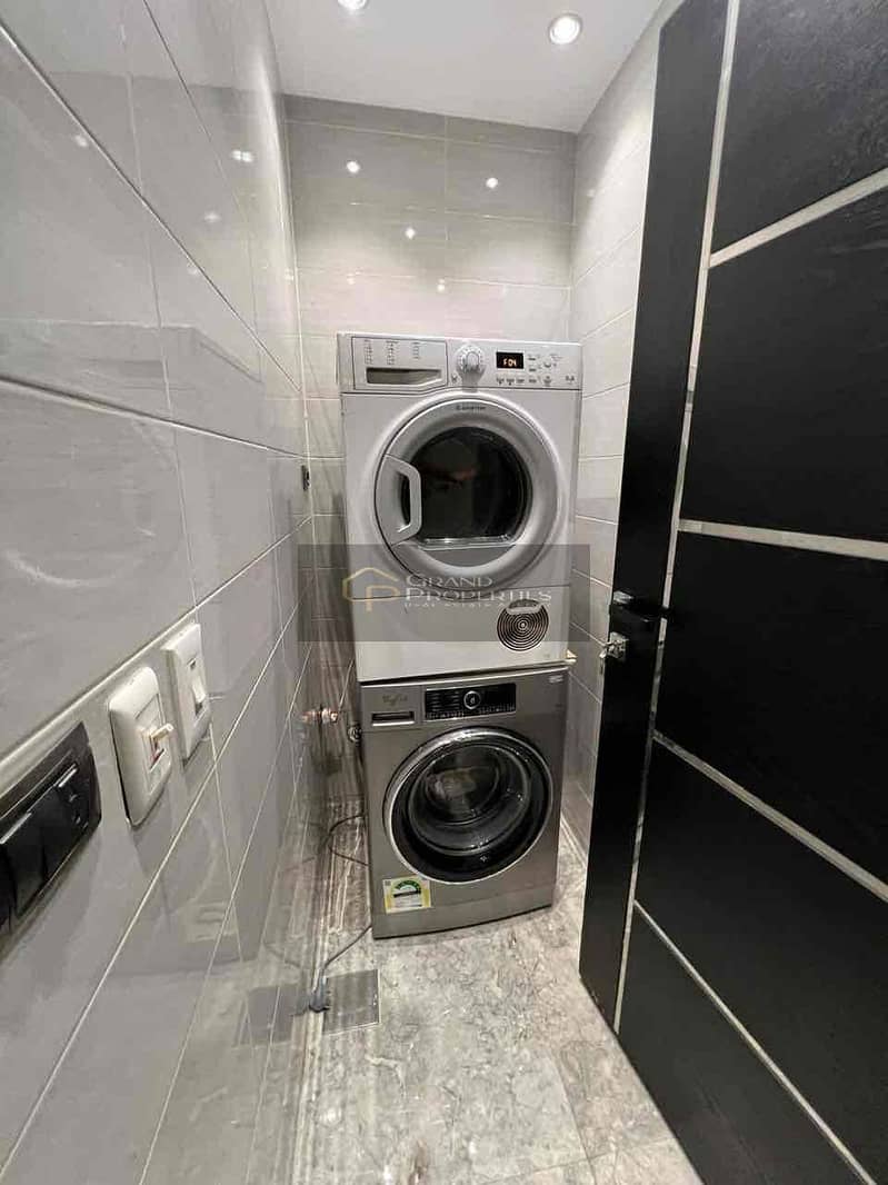 10 1496956b-46d4-4f99-b273-e0654bff2fa1. jpg