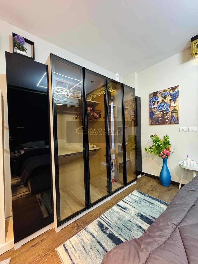 4 3dc5c9ee-8024-491f-9902-bc3c767d7e3d. jpg