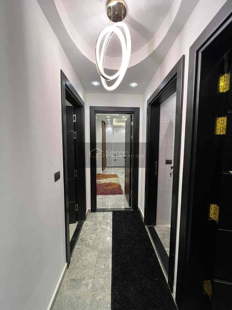 8 6e34a5f1-ca67-48cf-a100-6a8e93d03a6c. jpg