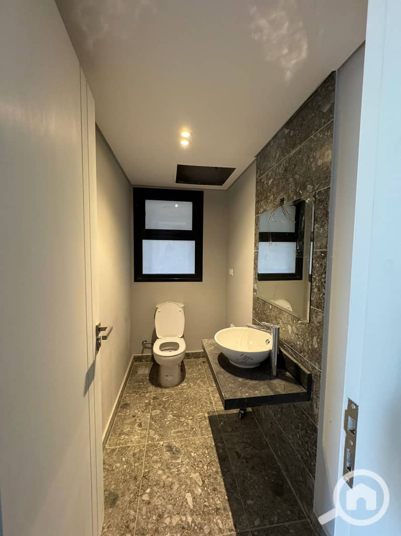 WhatsApp Image 2025-11-30 at 15.38. 53_524583fc. jpg