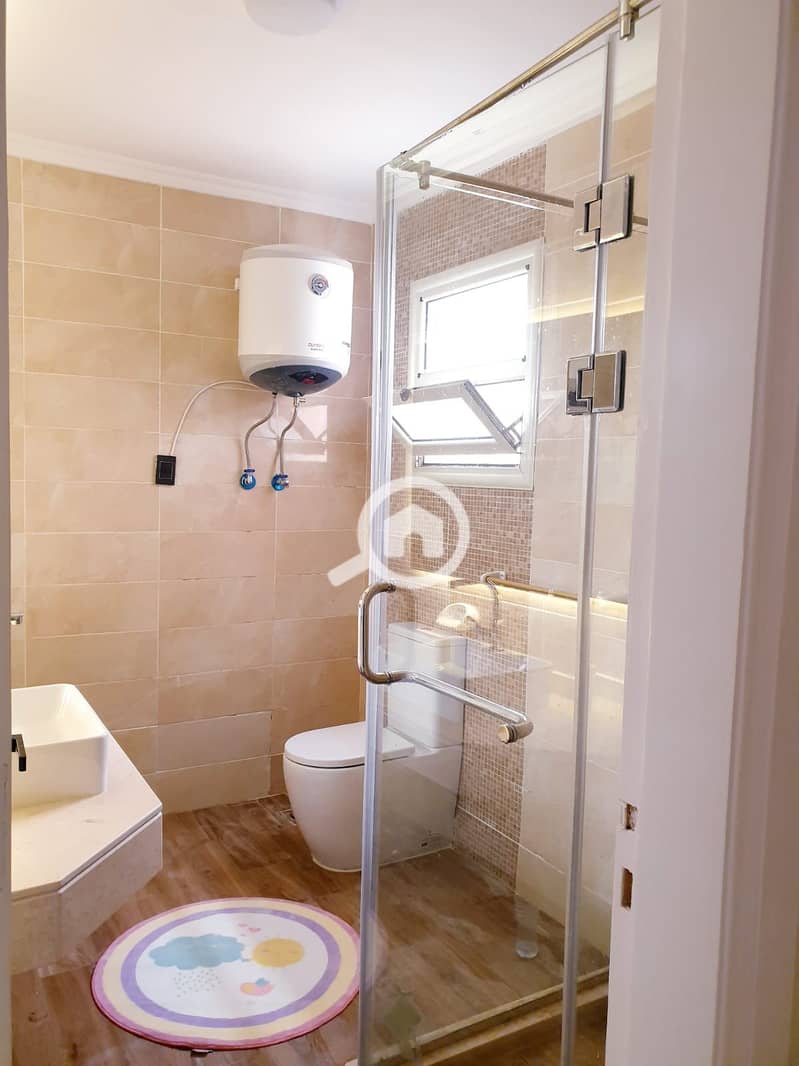 8 30382cd3-2825-402e-92b0-9a919eee3bc5. jpeg