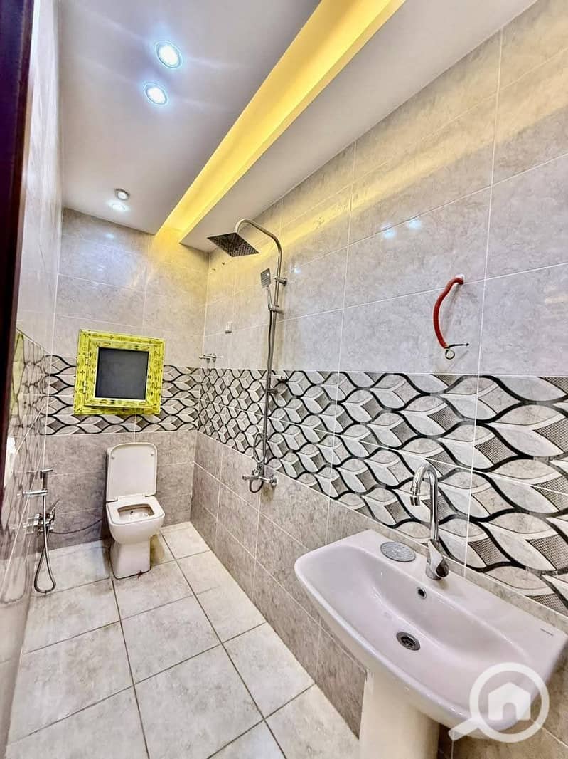 6 9a9b8d50-c8cd-41ac-8c7e-4c8e775bb068. jpg