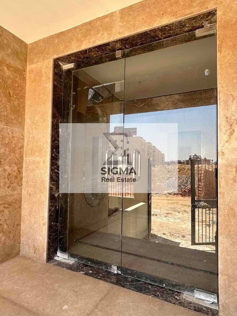 3 841c7fe8-2ca4-474f-8fa0-41ad89c6c7d7. jpg