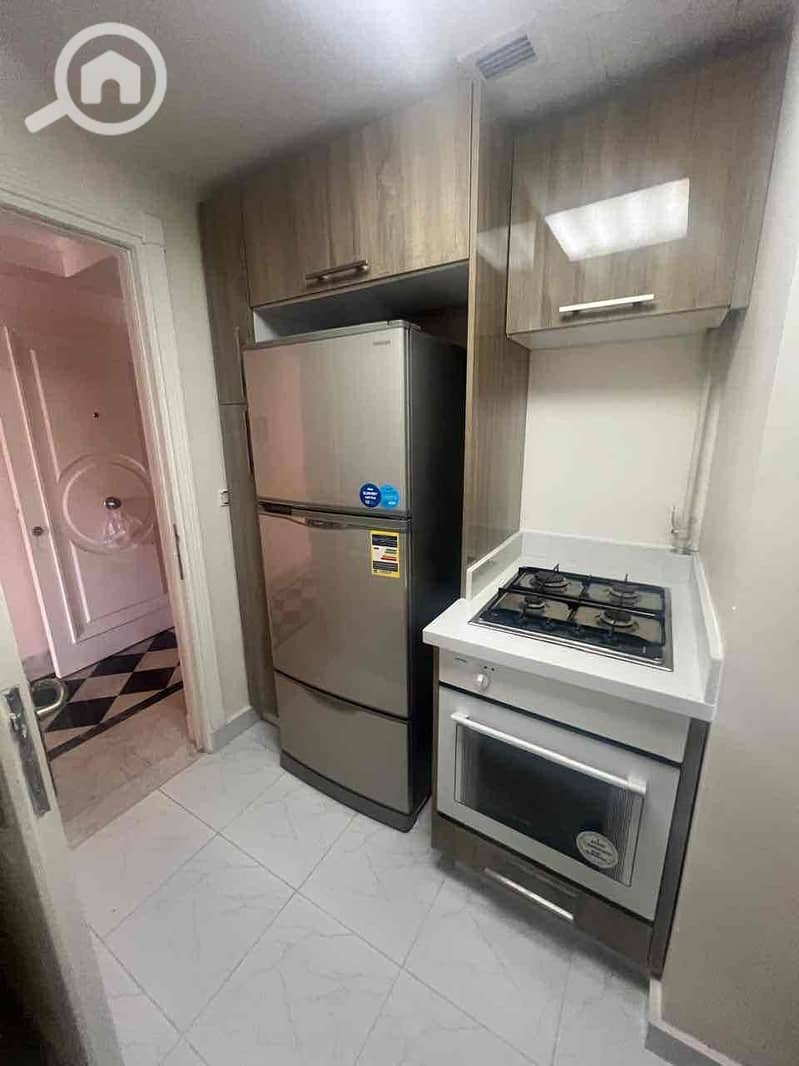 12 5b6d584f-2d1d-4470-b395-021b9bfe90ea. jpg