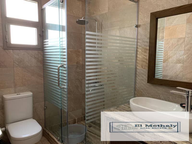 12 b0a30a1f-61aa-4faf-bd08-56dd2536933d. jpg