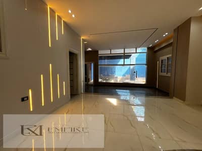 دوبلكس 5 غرف نوم للايجار في القاهرة الجديدة، القاهرة - IMG-20251129-WA0071. jpg