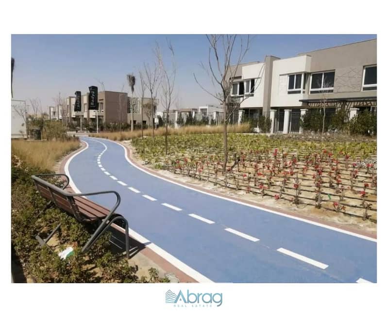 12 7318013-58f7ao. jpg