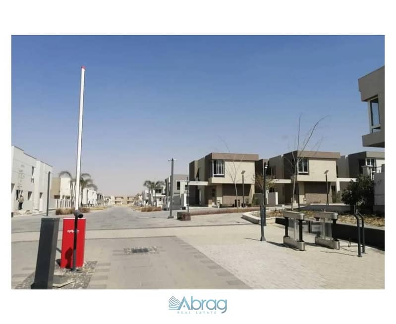 14 7318013-d20a9o. jpg