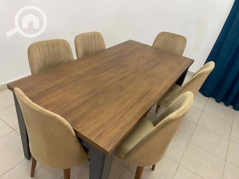 4 e410f20c-8c3f-487f-81c9-9daf3a8eb46d. jpeg