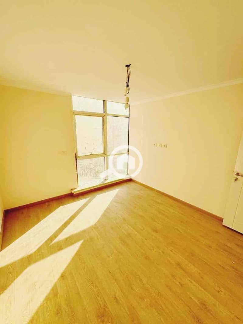 3 f2bb7dd5-368e-46c0-910e-7dfaeb51bd5e. jpg