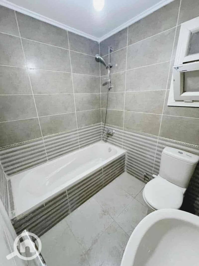 8 2d9badbb-93d0-43a8-a687-82d696f0ff7a. jpg