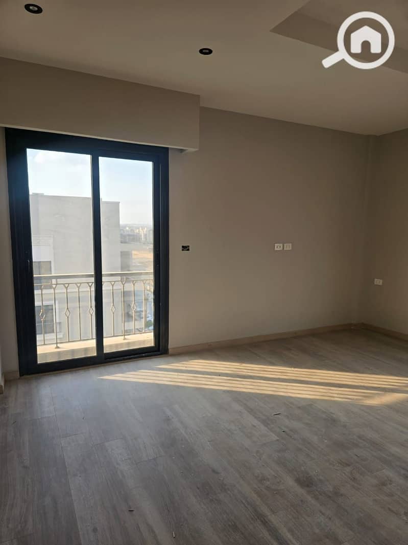 5 WhatsApp Image 2025-11-23 at 1.28. 57 PM. jpeg