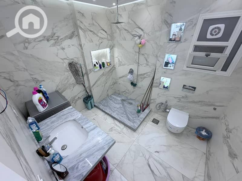 9 45e60abf-7835-4ec6-9e1f-74e515ca0ee8. jpeg