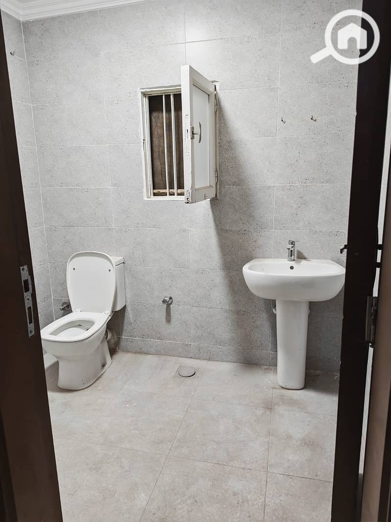 4 WhatsApp Image 2025-11-28 at 00.55. 25. jpeg