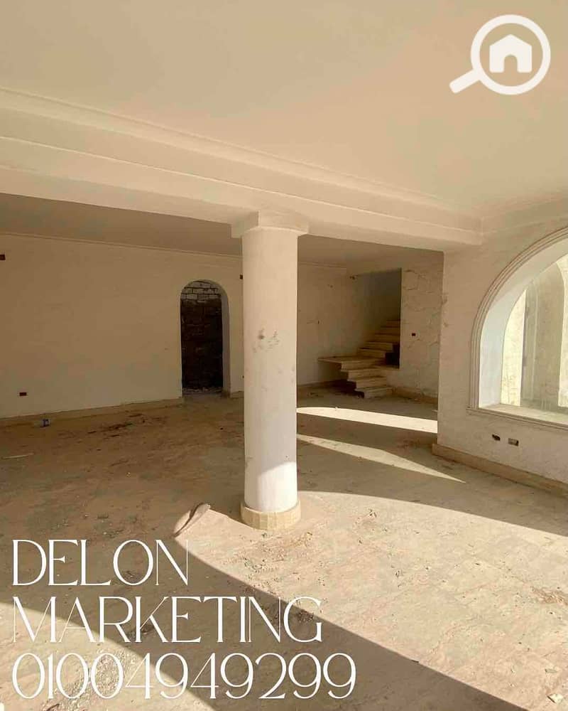 5 Clean Vintage Photo Collage Fall Fashion Instagram Post. jpg