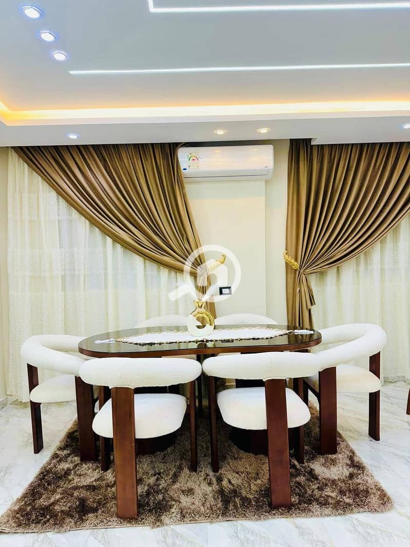 7 499d30fd-289e-43e9-a7f2-0279e00da7e5. jpg