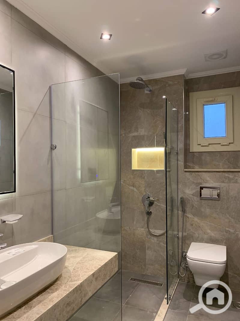 16 27e490af-c9d5-480c-bebb-0a6af54cefbe. jpeg