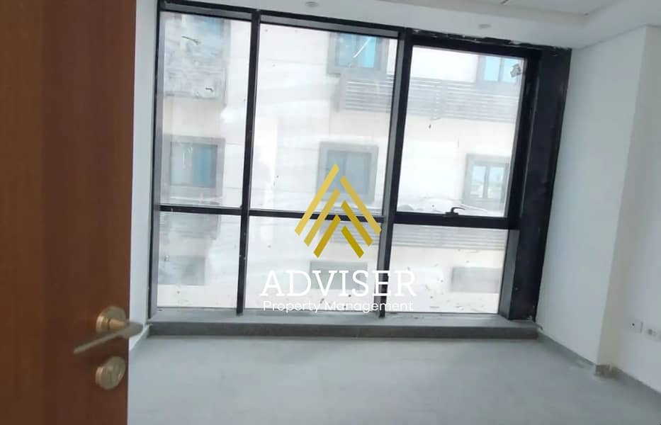 5 8132424-c3559o. jpg