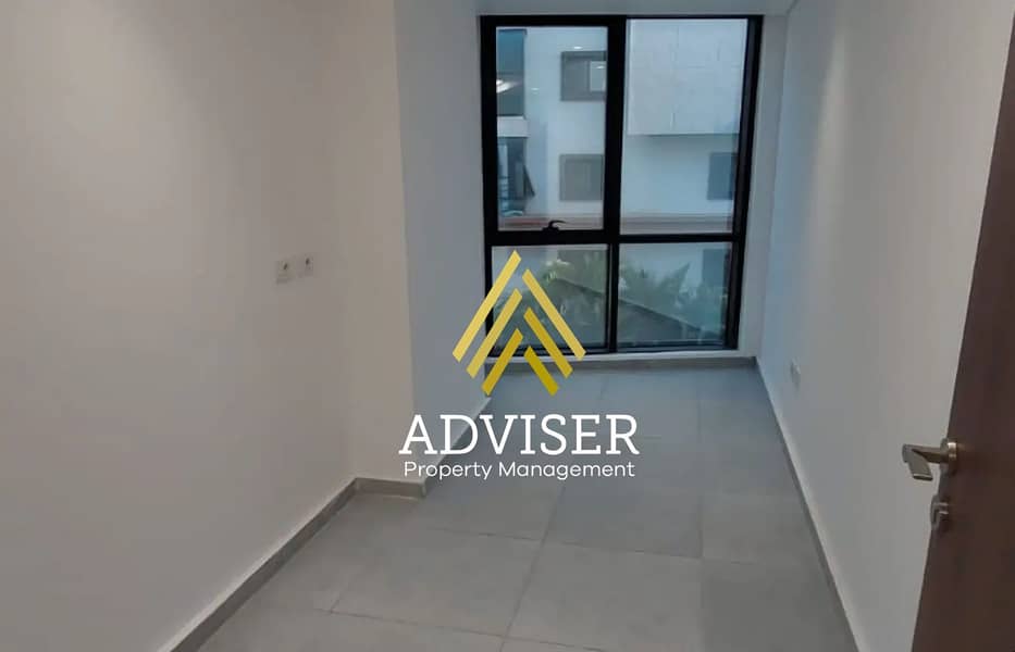 6 8132424-d4256o. jpg