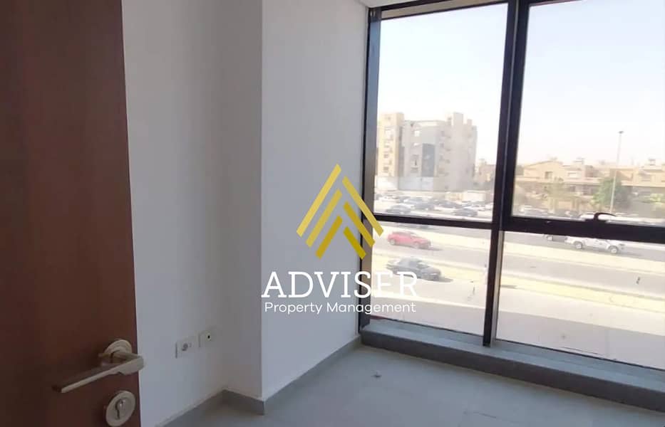 7 8132424-fb798o. jpg