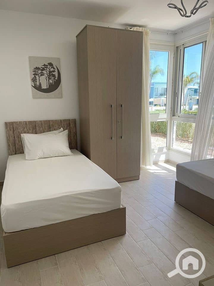 7 589045394_1949524582571441_7713194932706162639_n. jpg