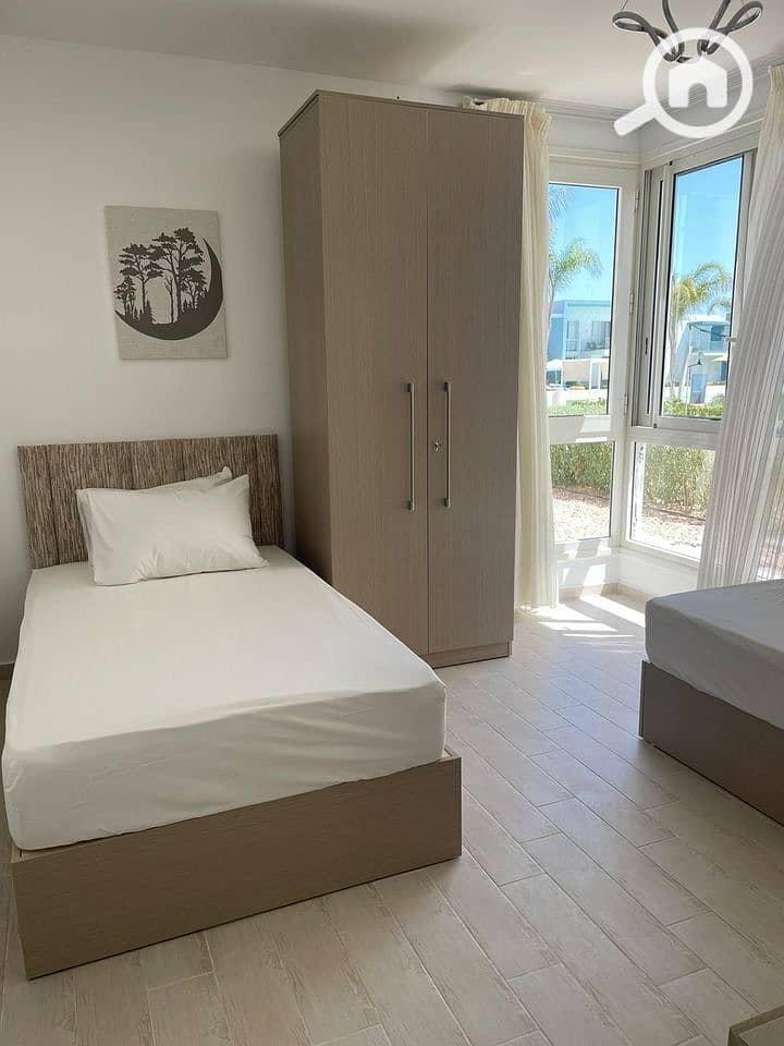 9 589045394_1949524582571441_7713194932706162639_n. jpg