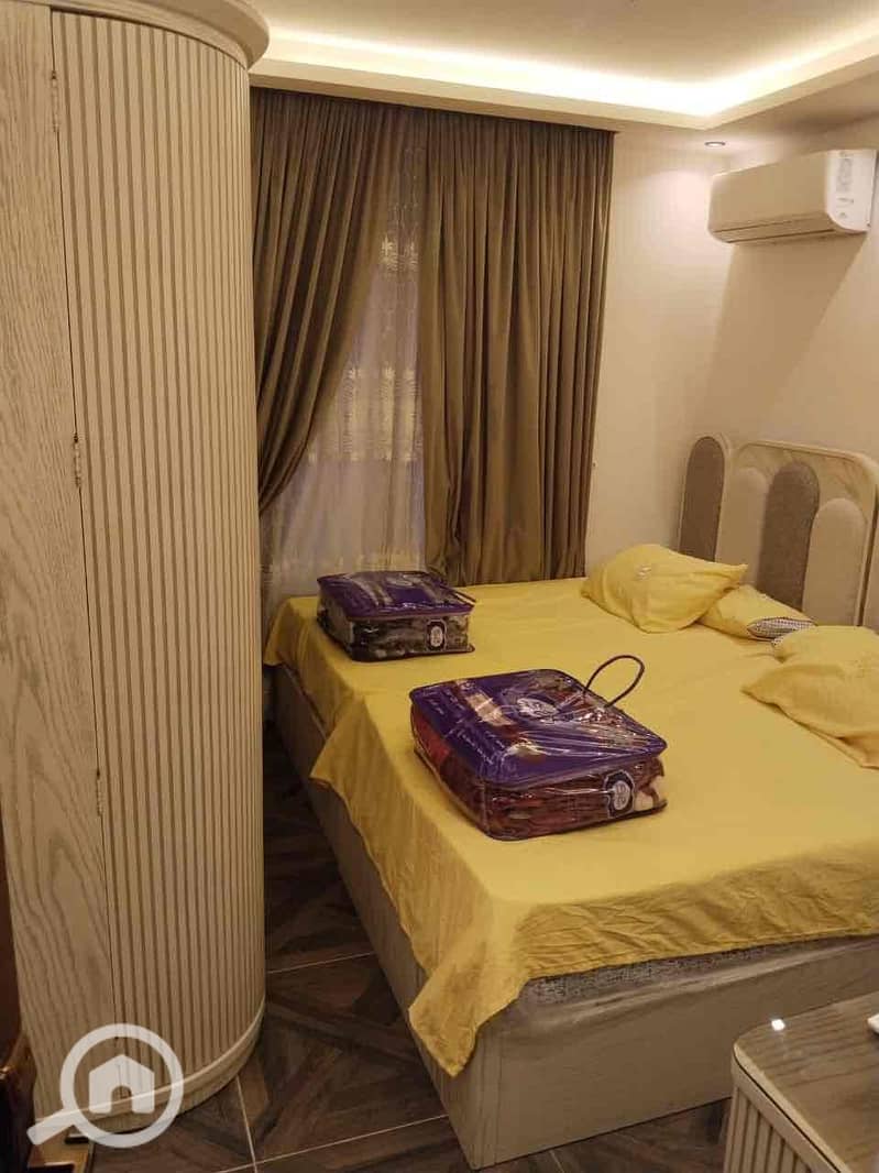 4 b852b04e-9b07-4144-96bf-7027ec4f3a8e. jpg