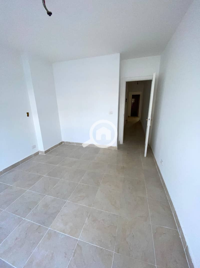 9 501d5d36-98ca-402c-be78-fed12782be8d. jpg