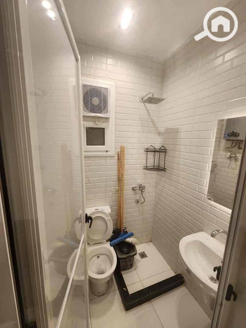 4 c7b2db23-60ac-445d-9643-133985c3c08a. jpg