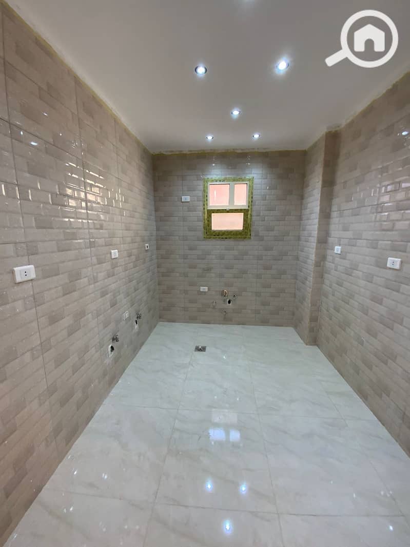 4 342b06ed-c910-4f11-b794-7e9aa29b233c. jpg