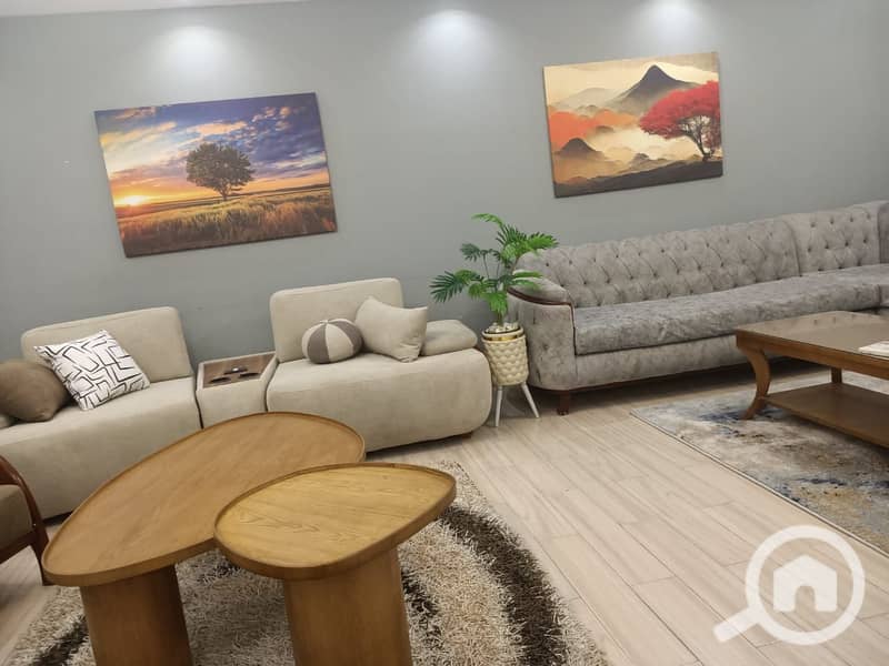 4 2b484cde-73ad-4a54-a17c-6d4c39962518. jpg