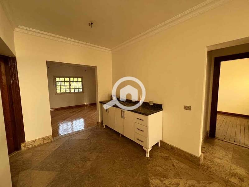 13 bbe2b312-4974-4159-a21a-c22ed17b0f38. jpg