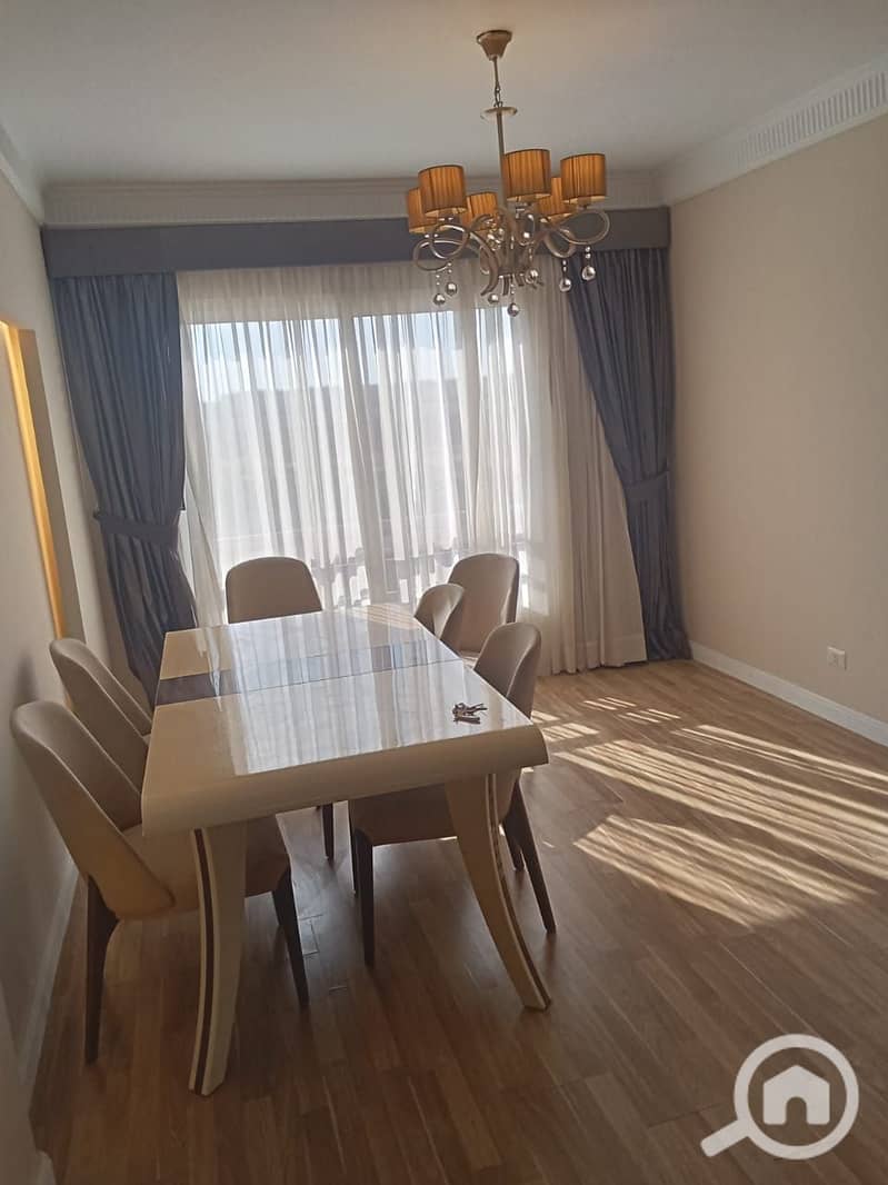 4 33fcbb94-136e-45a5-ab72-2d840c0b76d0. jpg