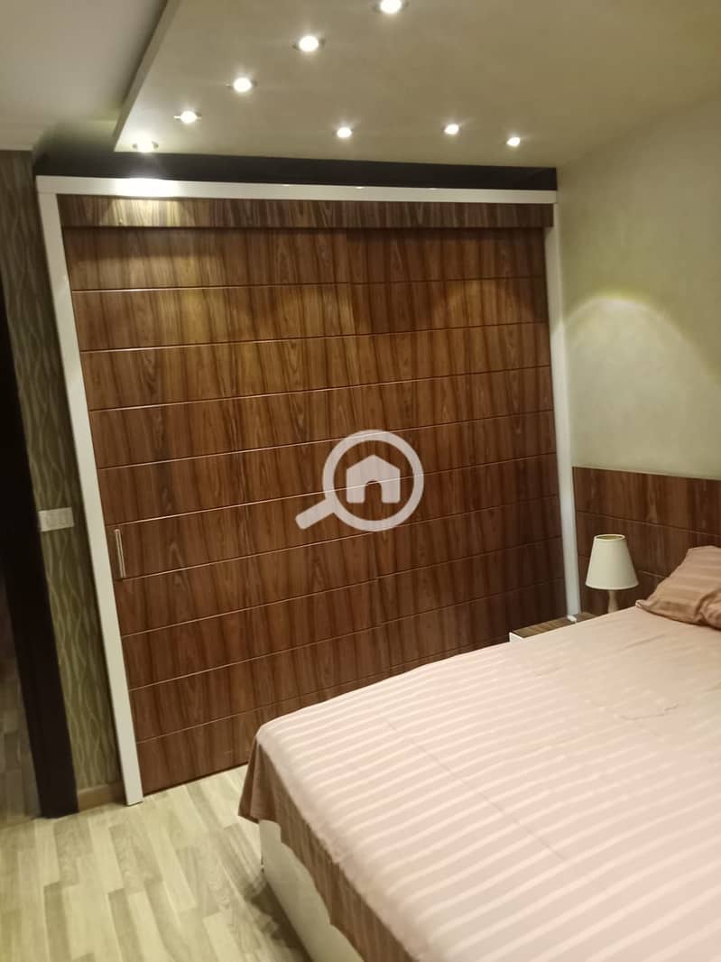 10 eb3f1e5e-2a4c-42f9-a406-87139c8a5203. jpg