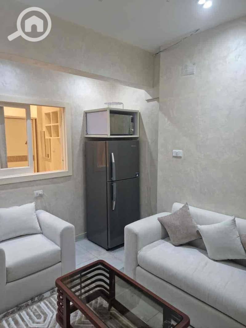 2 b8f2d3c5-18cc-46d9-9f3f-b211c538db10. jpg