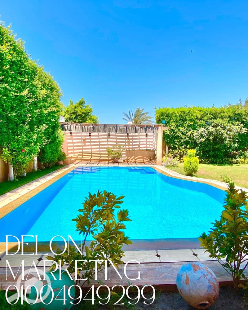 3 Clean Vintage Photo Collage Fall Fashion Instagram Post. png