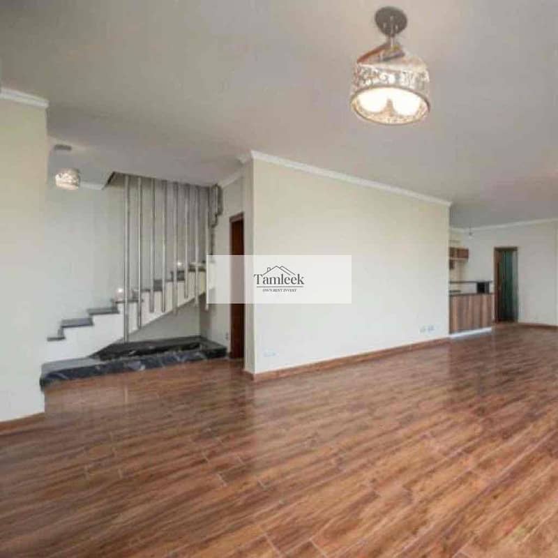 2 eccb8349-a93f-452a-8c63-d6f33ae061ff. jpg