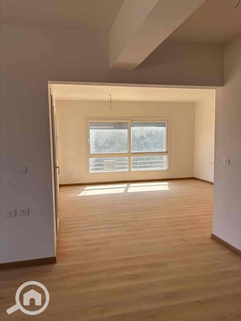 3 76fea476-f7ee-46c2-865c-4cb8d6729dd7. jpg