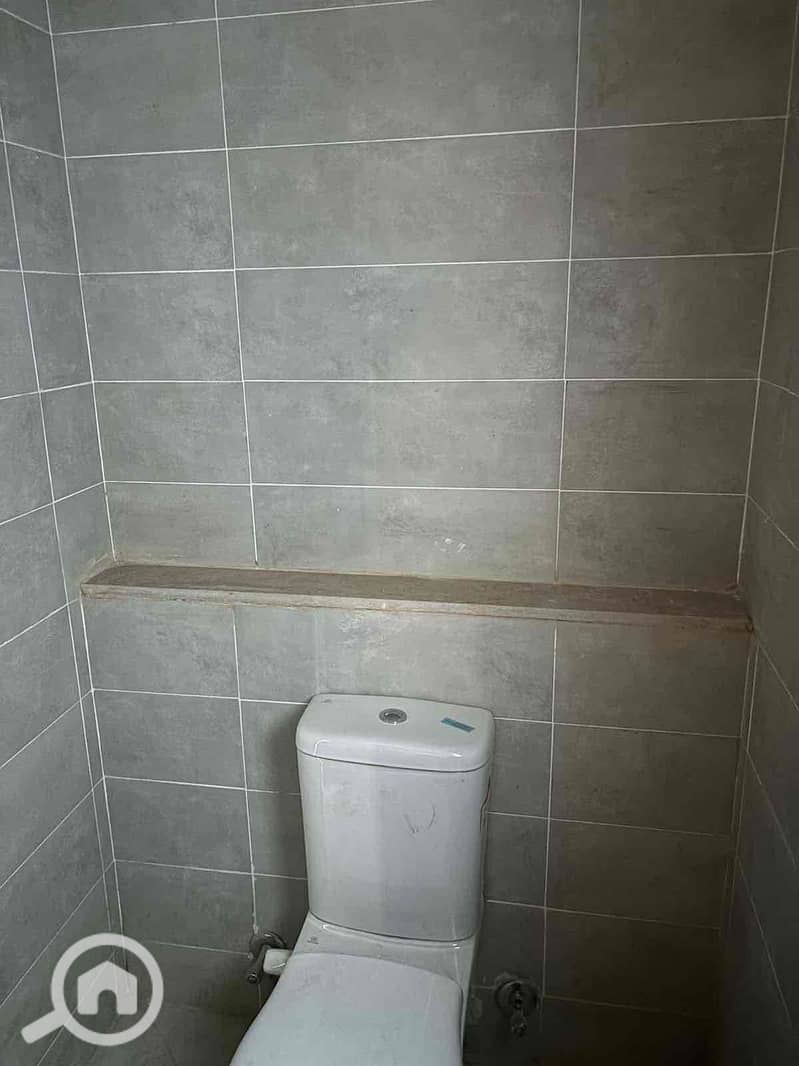 8 4c9d4074-35bc-41e3-8738-eeae5c84de76. jpg