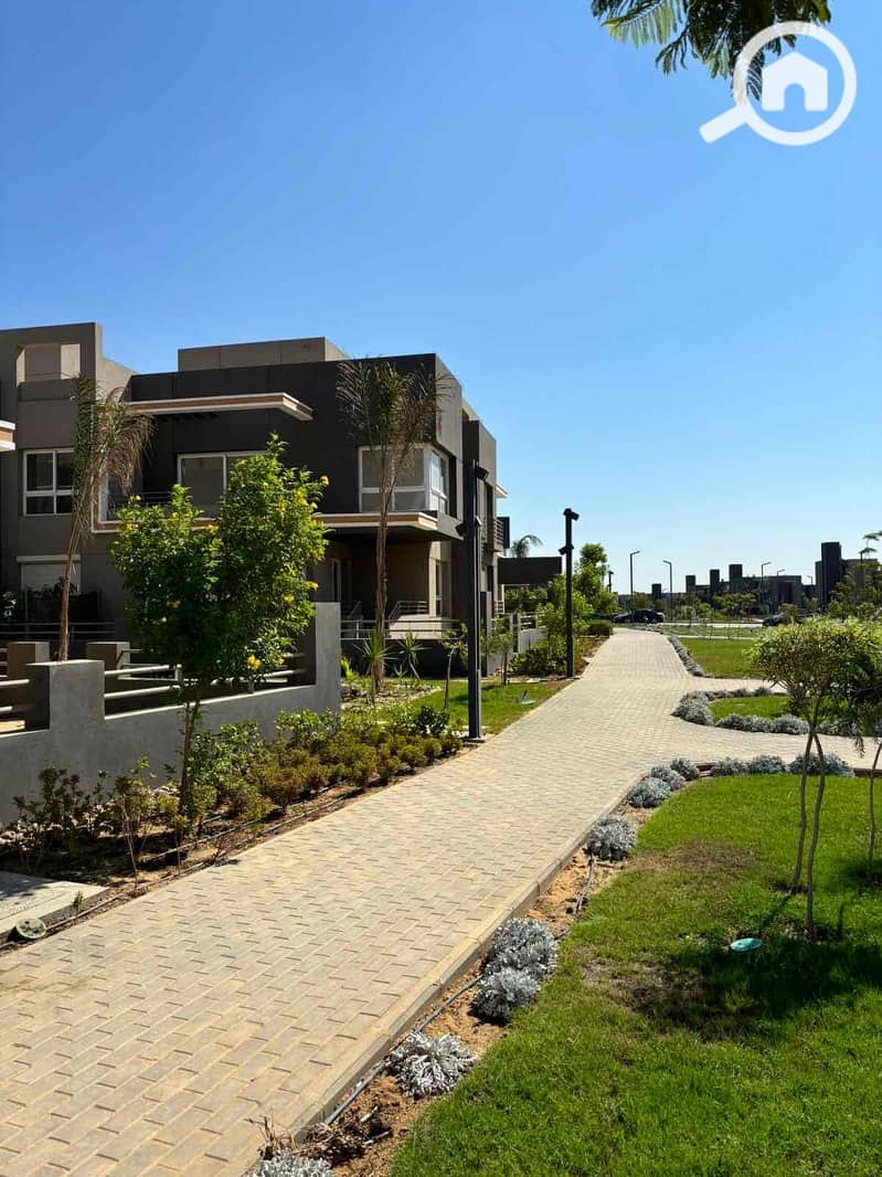 11 e9fc7d46-8ba8-49e1-ae66-0a5997270d32. jpg