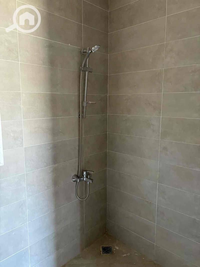 12 6e3563af-3848-4c8d-b4b6-09b6bd839e22. jpg