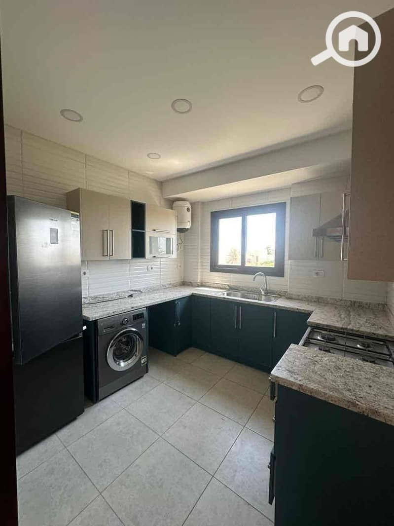 3 83469641-9a9e-4257-bae2-8d4c2c6d0856. jpg