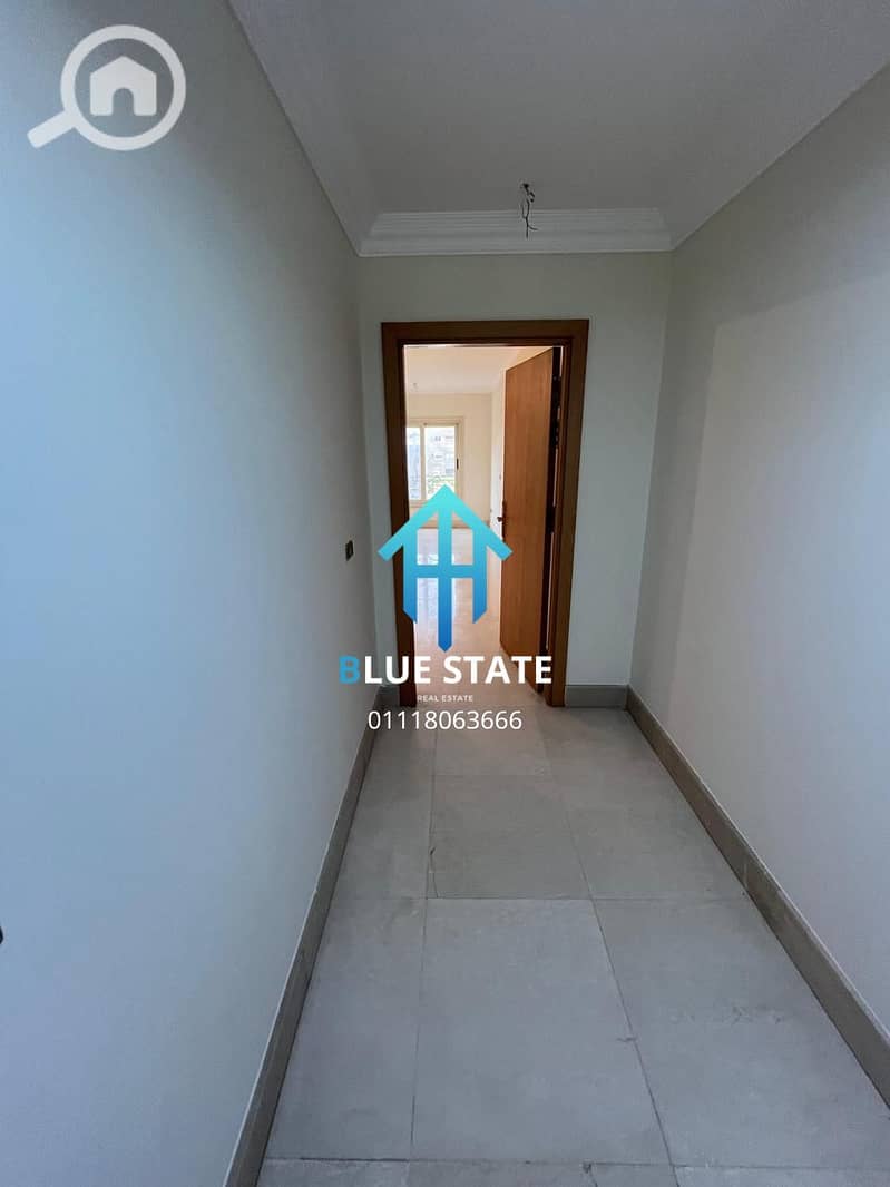 6 01118063666 (57). png